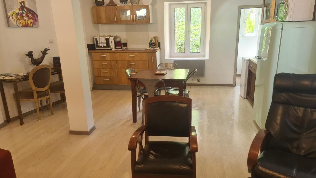 Appartement le bonheur est parfois cache dans l'inconnu II Le bonhomme Extérieur photo